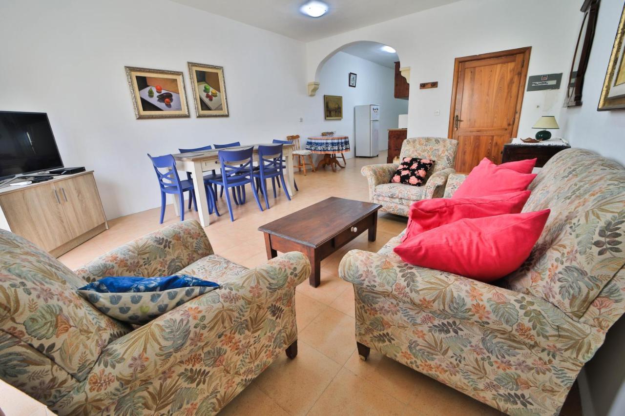 Island Break Residence Marsalforn Bagian luar foto