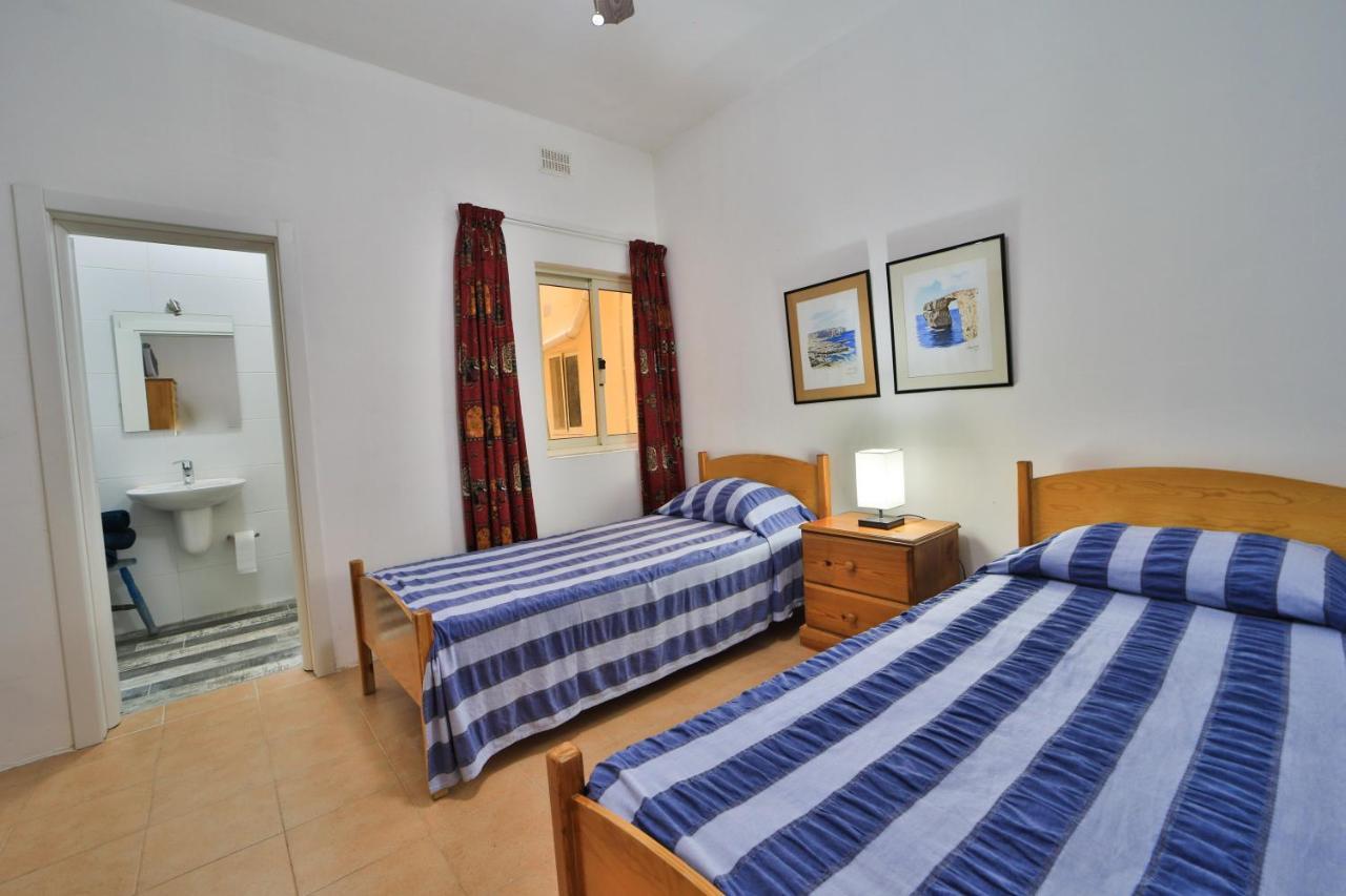 Island Break Residence Marsalforn Bagian luar foto